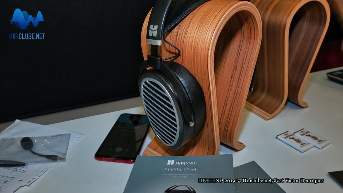 Hifiman Ananda BT, pronto para Bluetooth  (96/24)- e vem com microfone...o highend a responder ao mercado de massas...