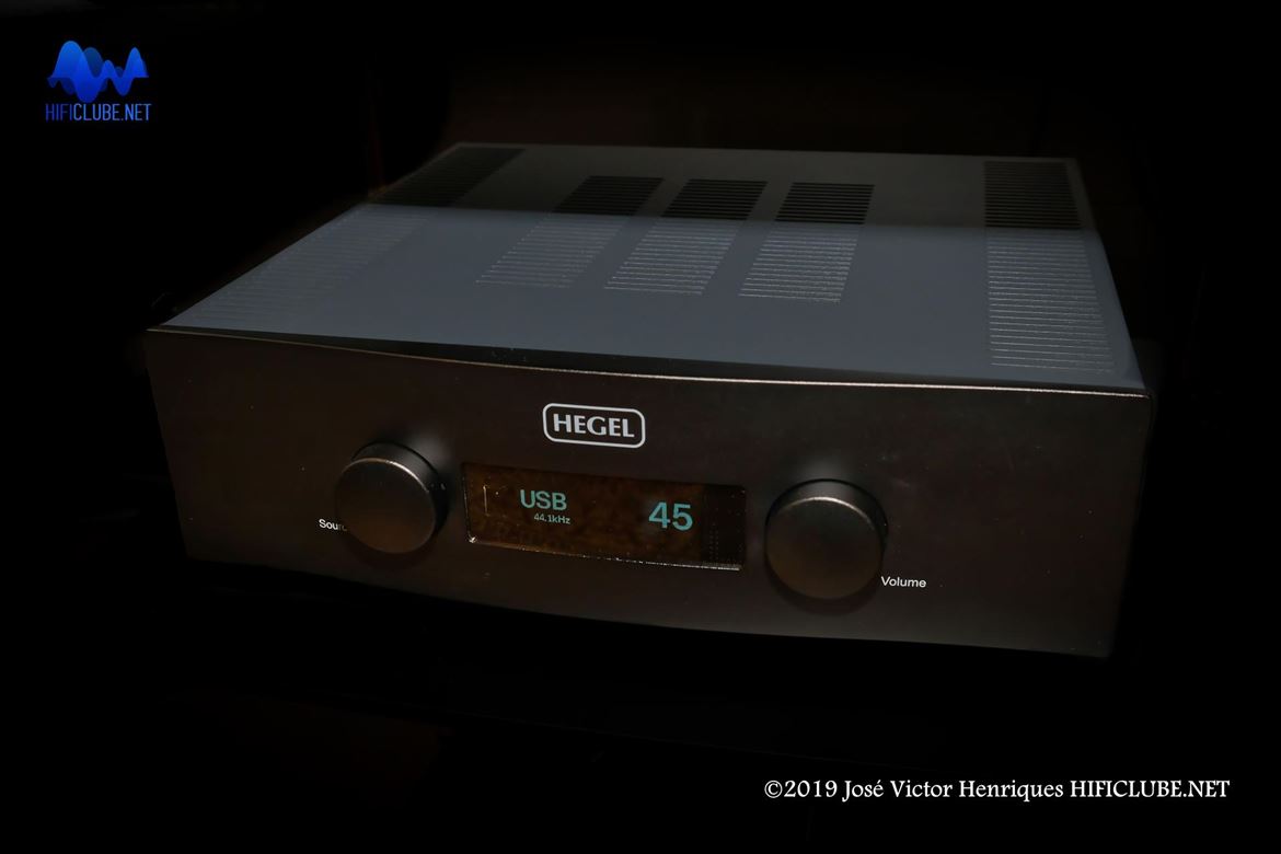 Amplificador Integrado Hegel – H390 (5795€) Premio EISA 2019 – 2020 - melhor amplificador high-end