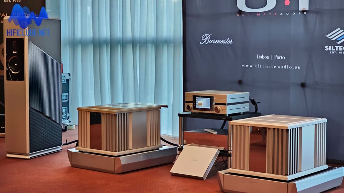 Burmester 159 neoclassic design: The Parthenon of amplification.