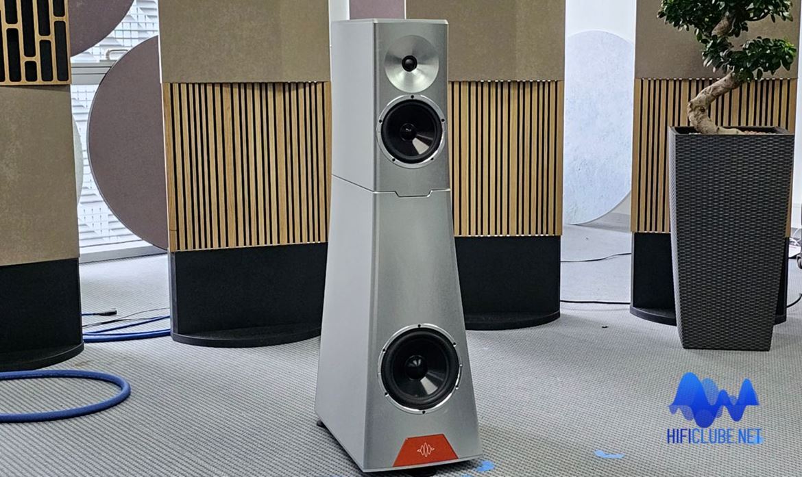 YG Acoustics Vantage Live (ativas c/ DAC e DSP integrado)