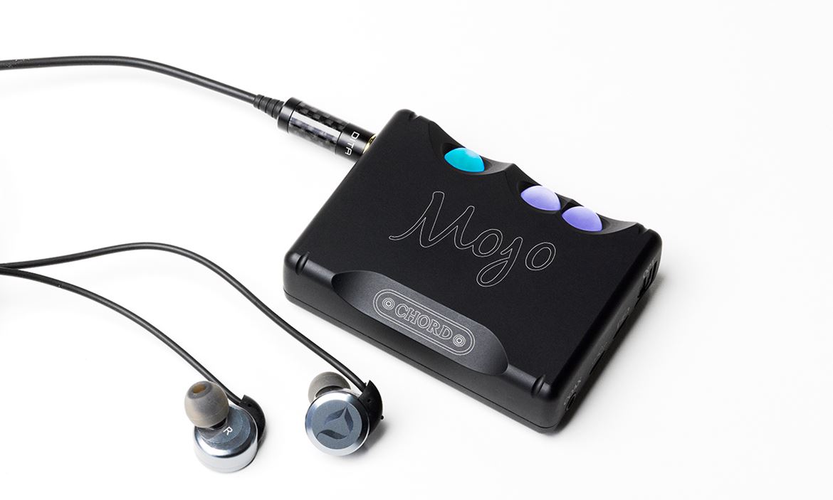 O Mojo dá nova vida aos auriculares, e pode alimentar dois pares simultaneamente para partilhar a sua música com a namorada...