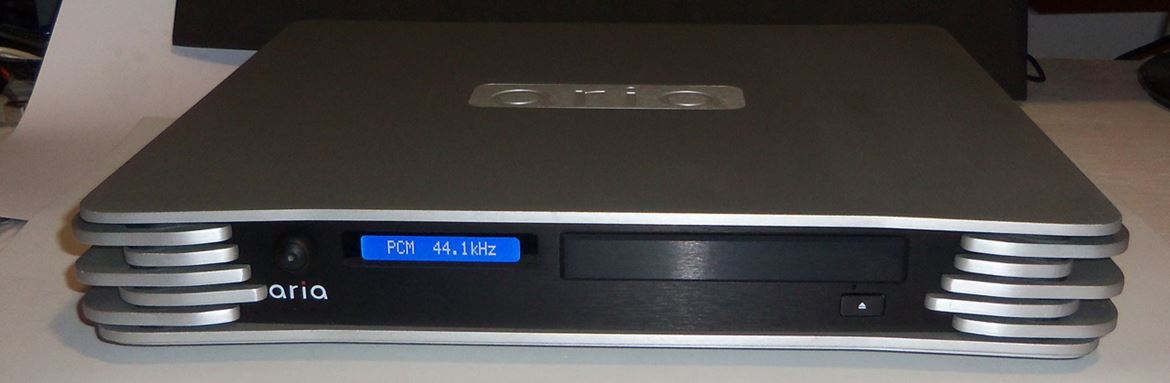 Aria audio server com mostrador, DAC e PSU linear (frente)