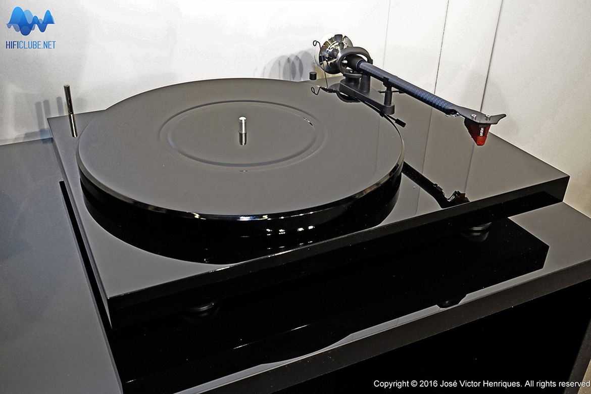 Pro-Ject 25th Anniversary Black Diamond