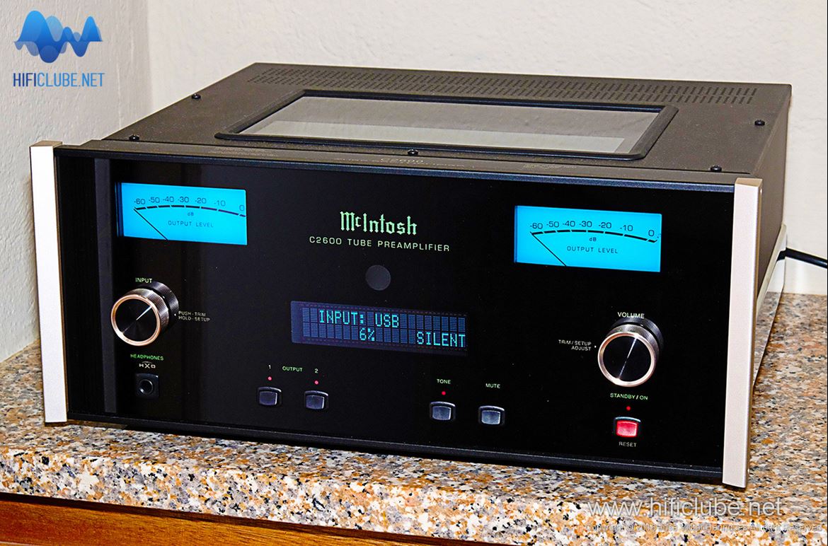 WOM 2016 - McIntosh C2600 preamplifier