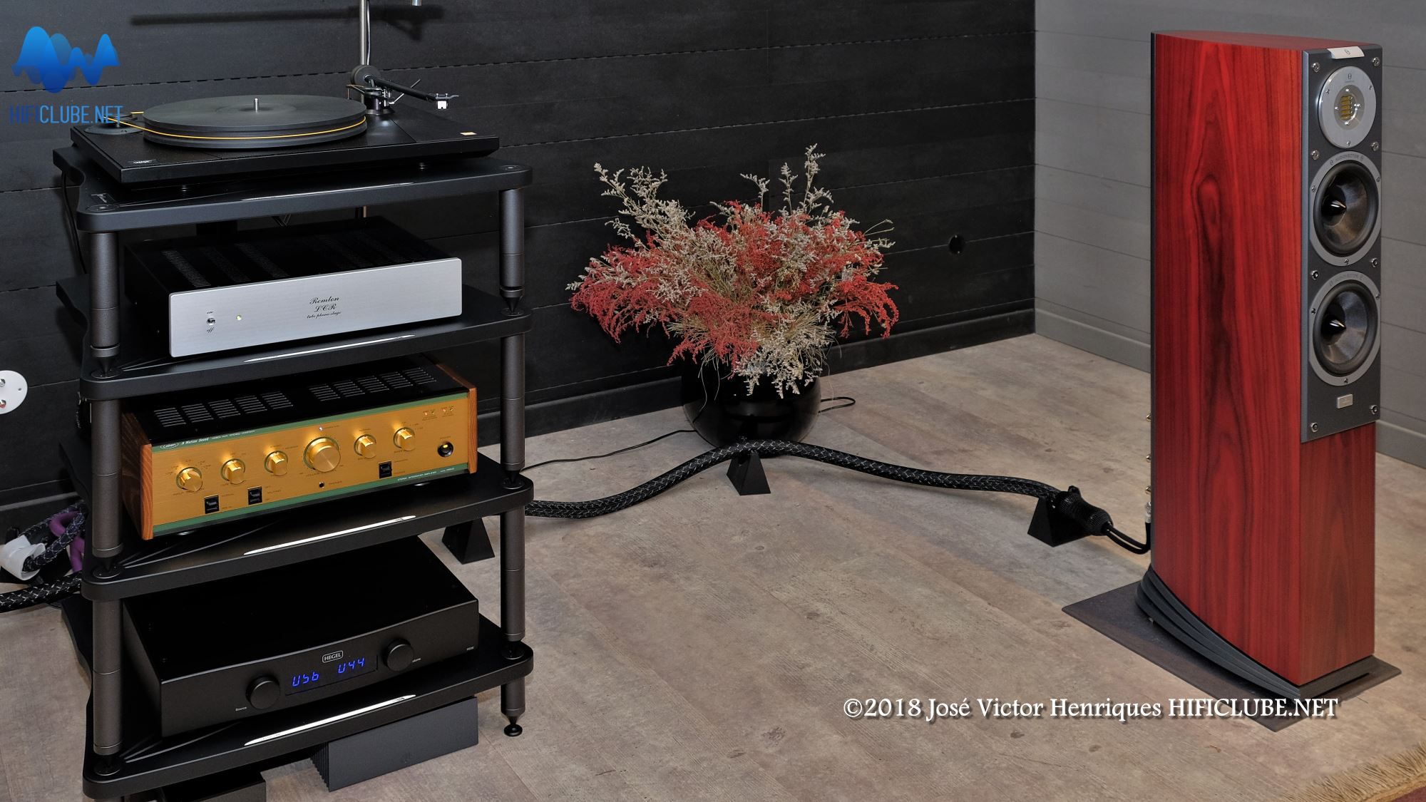 Auditorio principal - perspectiva próxima do sistema.jpg