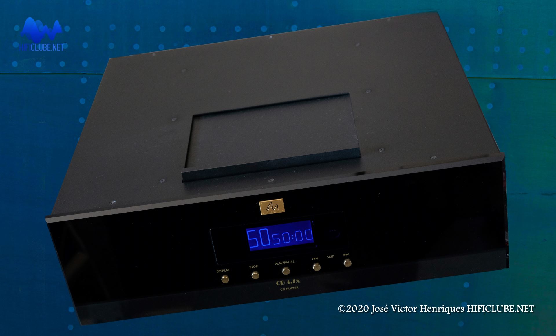 Audio Note CD4-1x - metal background.jpg