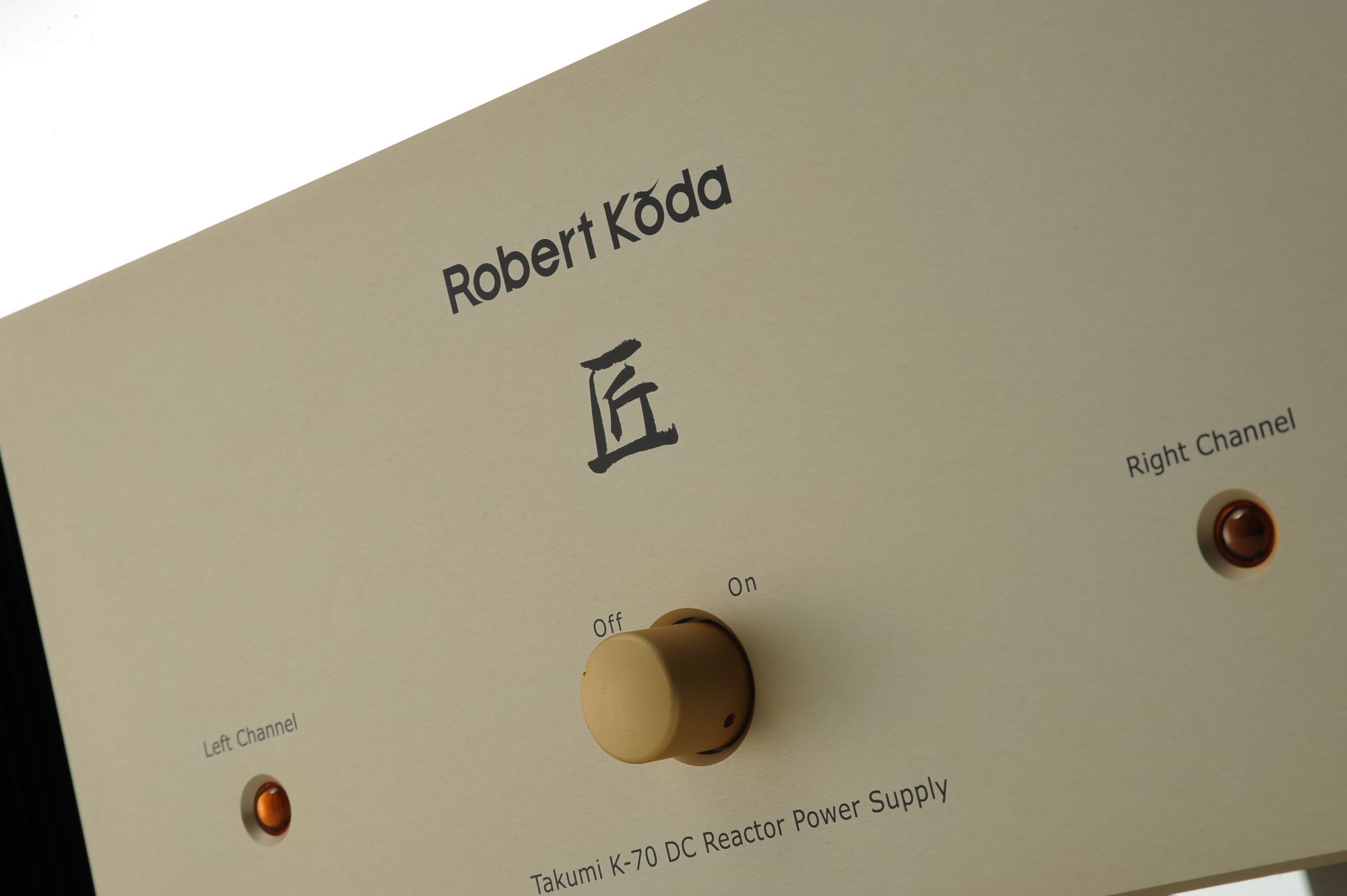 Robert Koda _Takumi K70 - amplificador híbrido.jpg