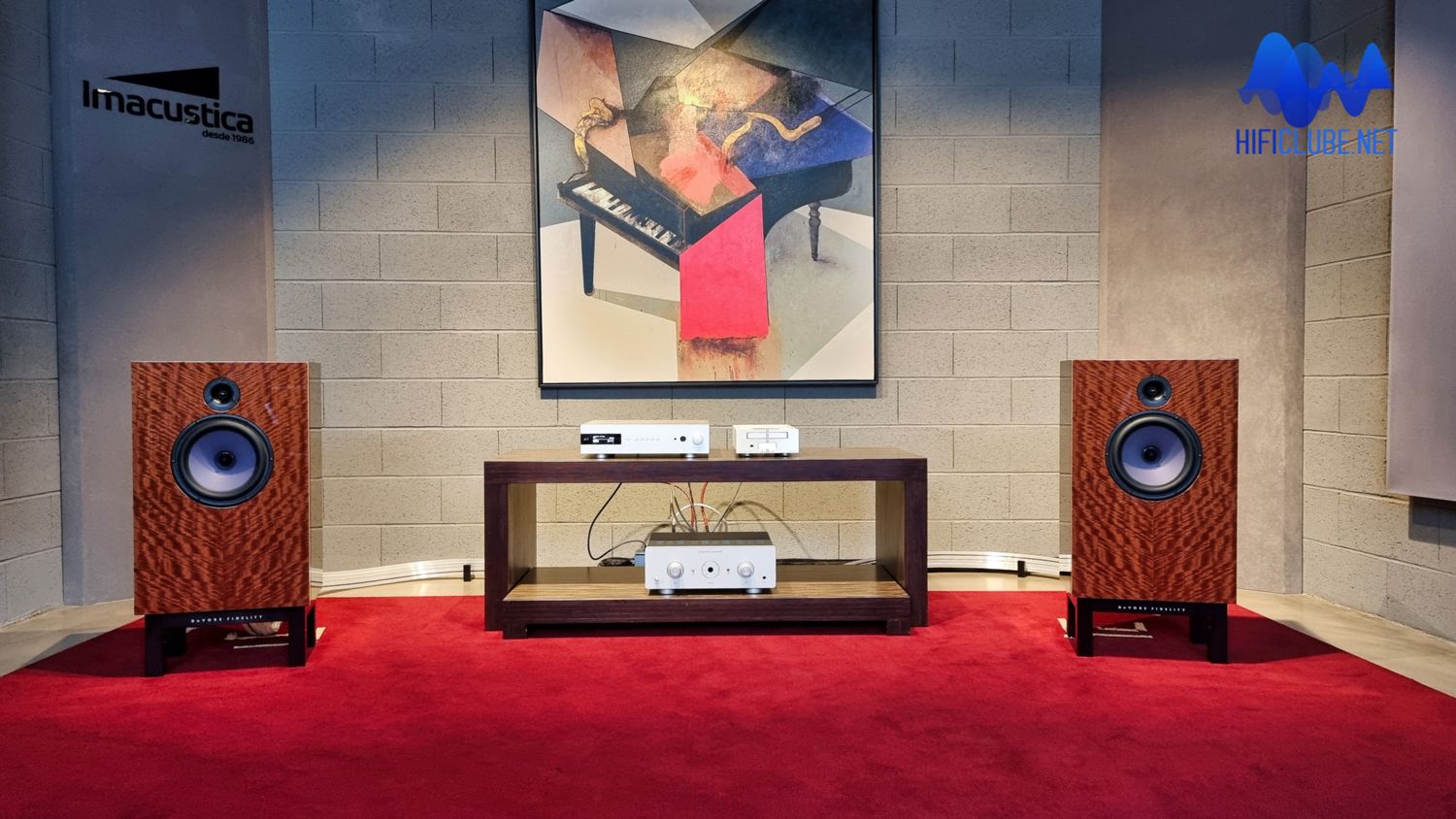 DeVORE Orangutan O-96 - full front.jpg