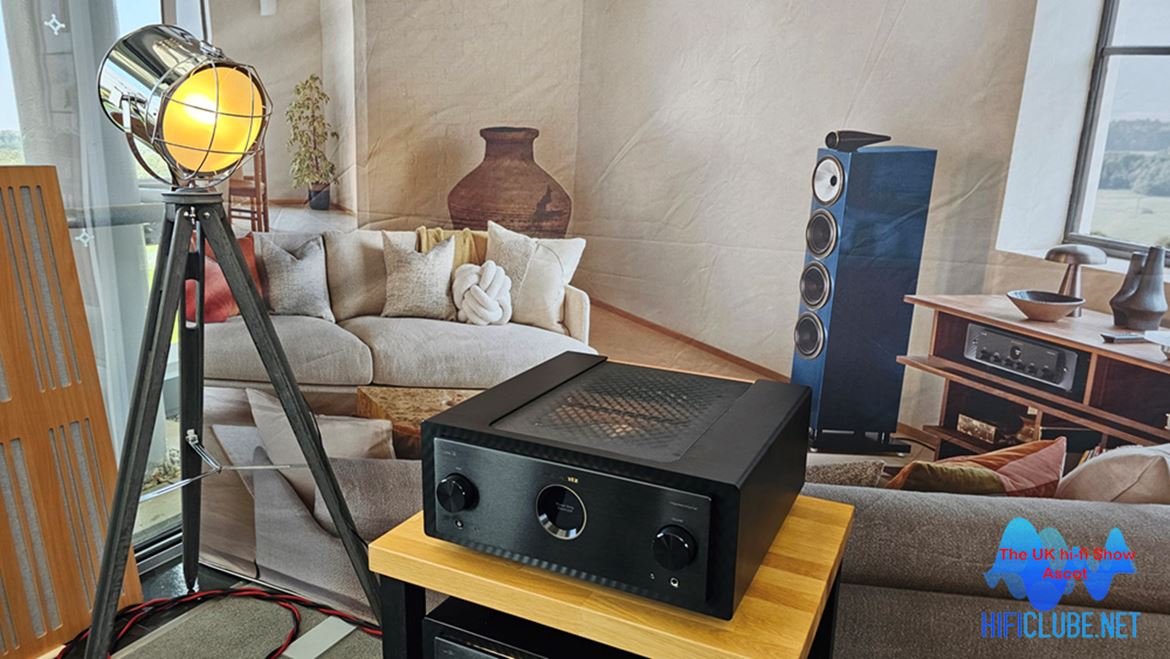 O novo Marantz M10 num cenário de filme