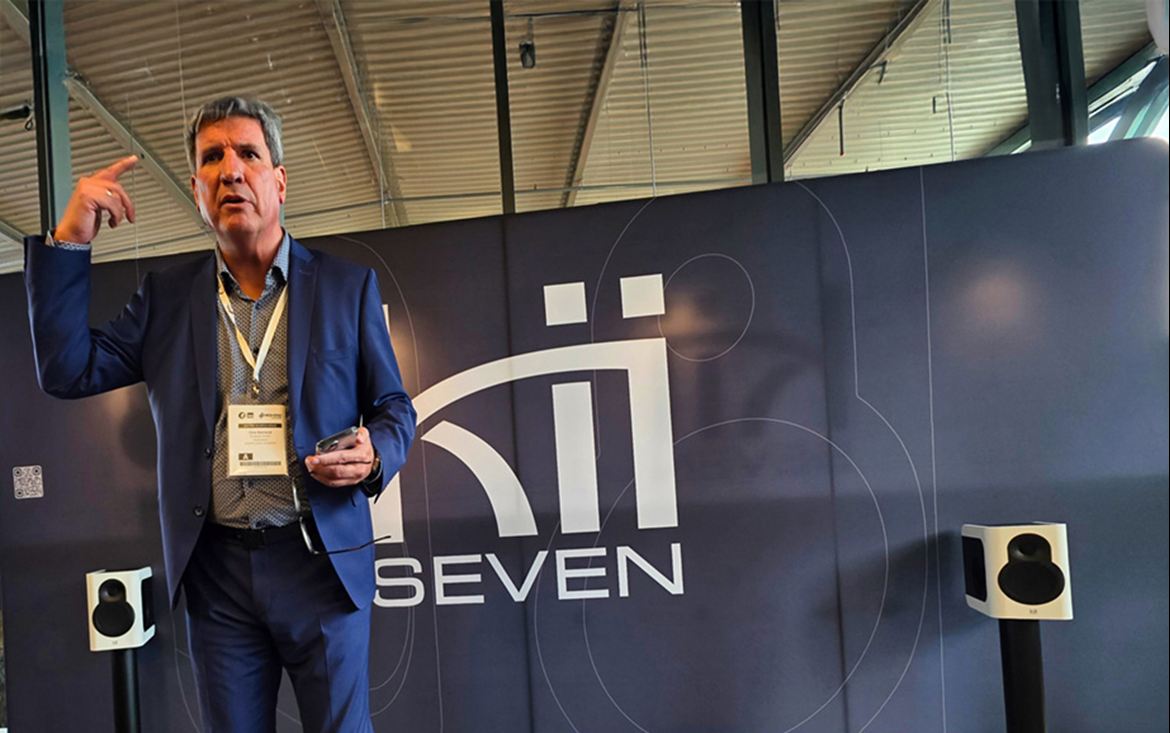 Chris Reichardt fala apaixonadamente das Kii Seven: uma revolução para a juventude e para as mulheres audiófilas...