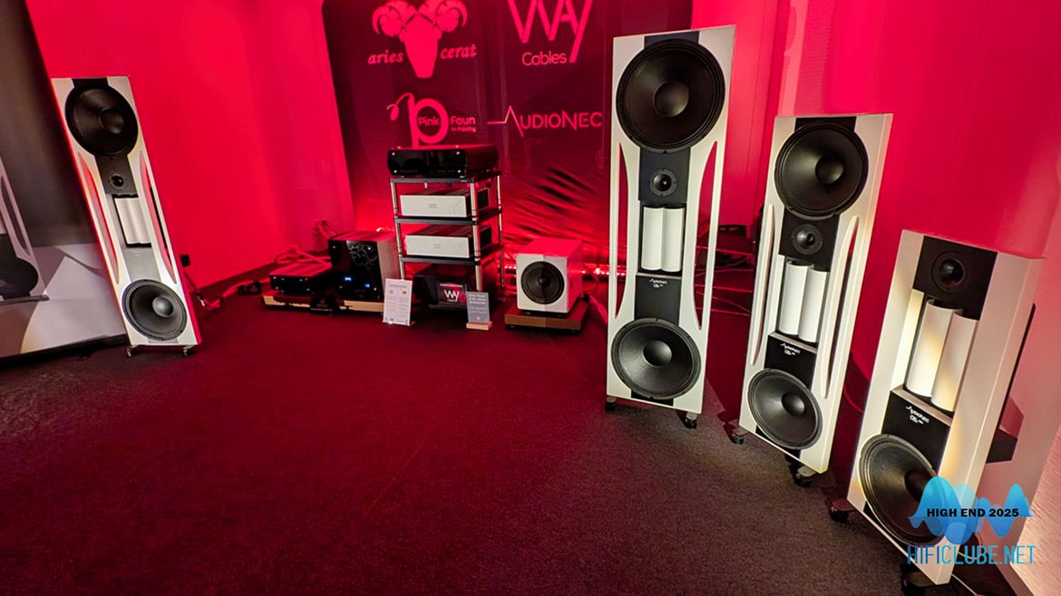 As estranhas coluna da AudioNEC, que o Hificlube já mostrou aos leitores há uns bons 15 anos.