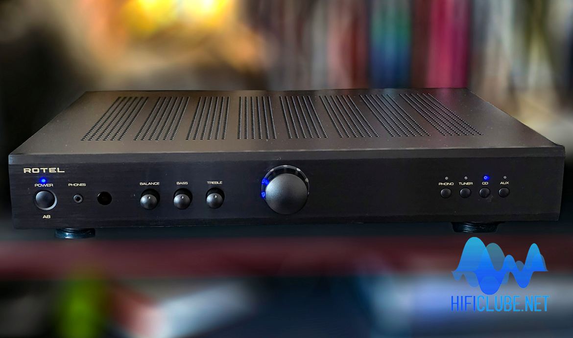 The Rotel A8, in black: understated, elegant and decidedly analogue.