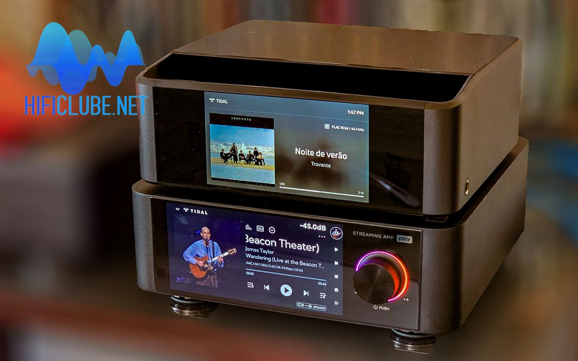 O Bluesound Node ICON (em cima) face à concorrência do Eversolo Play (em baixo). O Play tem touchscreen e amplificação de Classe D integrada; enquanto o ICON oferece saídas balanceadas e dupla saída para auscultadores.