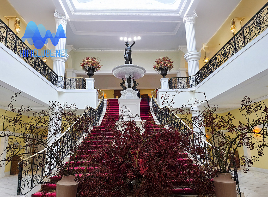 The Yeatman - Escadaria interior.jpg