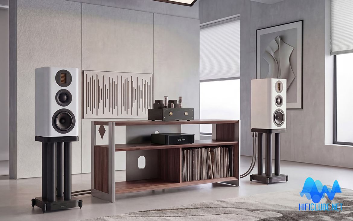 LAB12 Mighty. Um amplificador de tríodos de baixa potência não chega para as EVO 5.2.