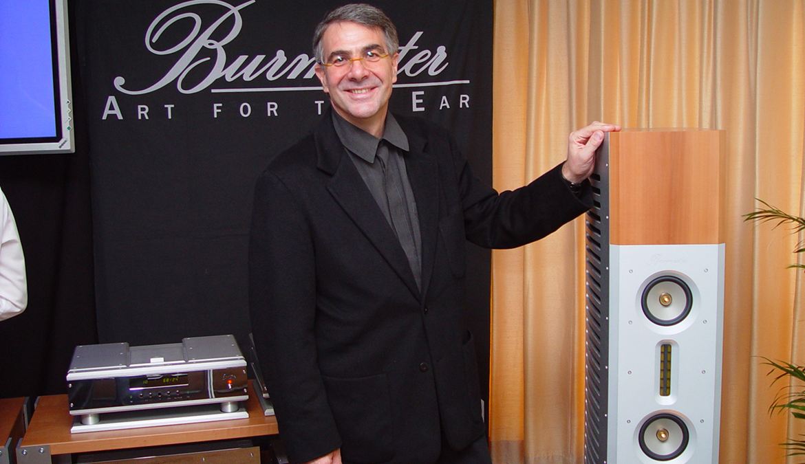 Dieter Burmester, sorridente, após uma magnífica demonstração. Highend Show, Frankfurt, 2002