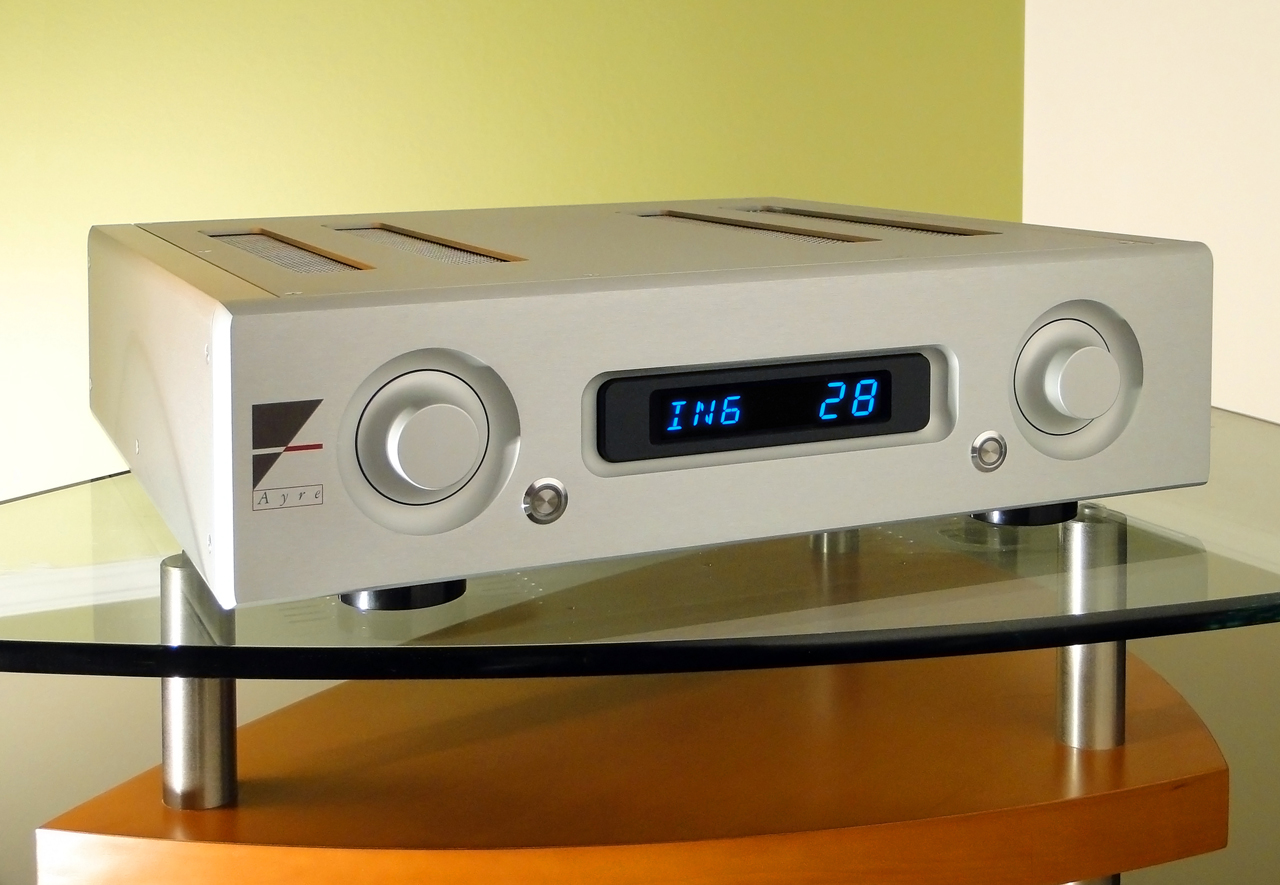 Ayre AX5, numa foto de catálogo (cortesia Ayre Acoustics)