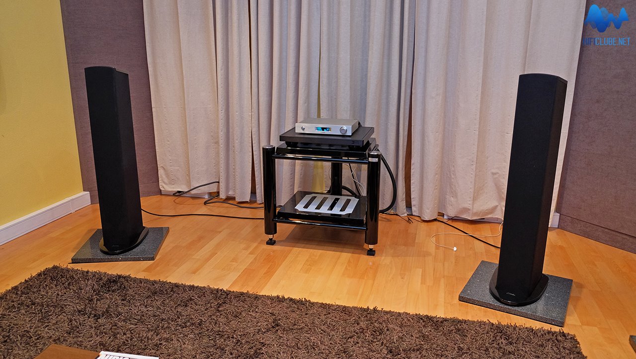 Sistema 1: Streamer/Dac/integrado Lumin M1; Colunas Golden Ear Triton 5; Cabos Synergistic Research Core level 1