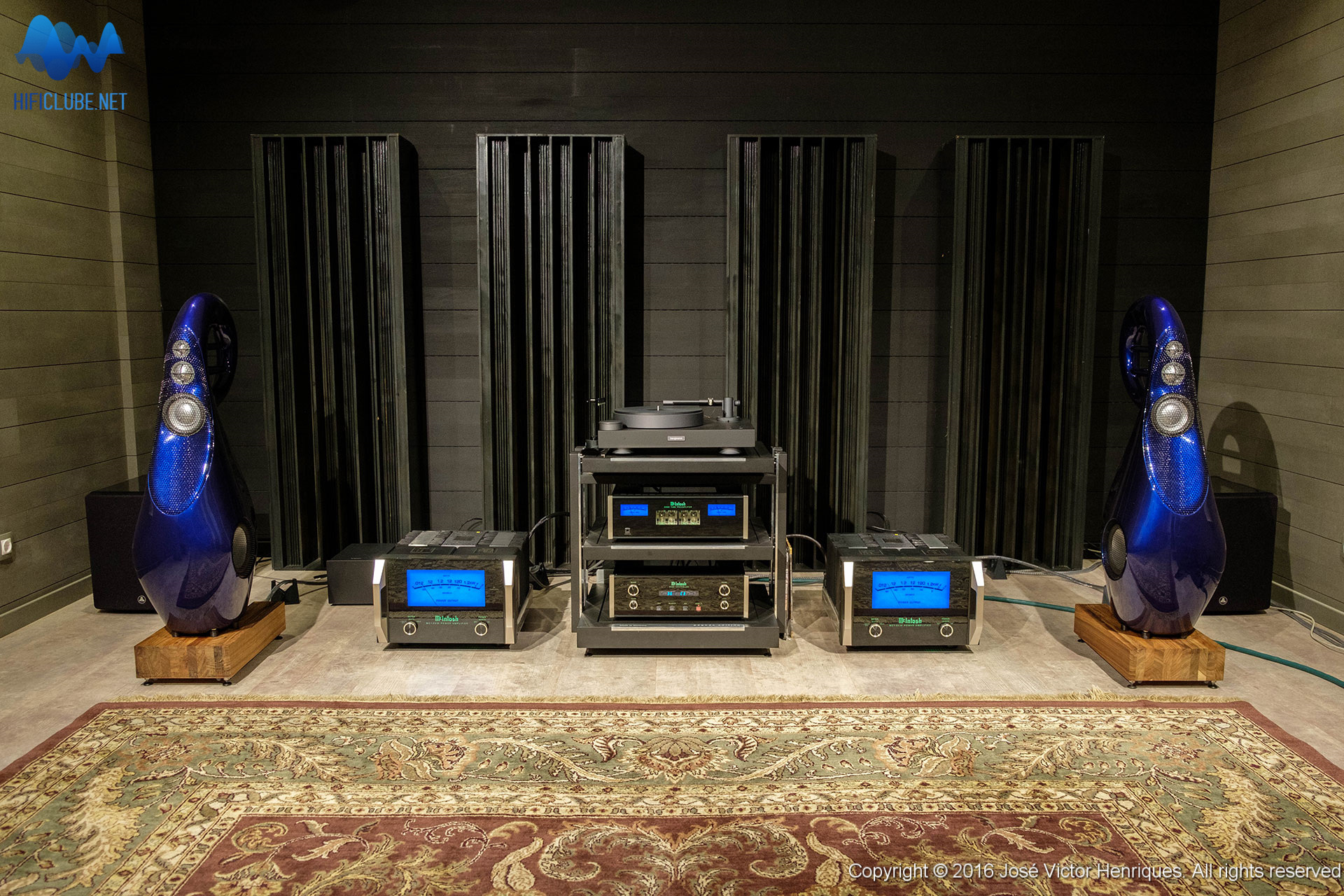 Ajasom - auditório principal: uma visão do futuro, no respeito pela tradição