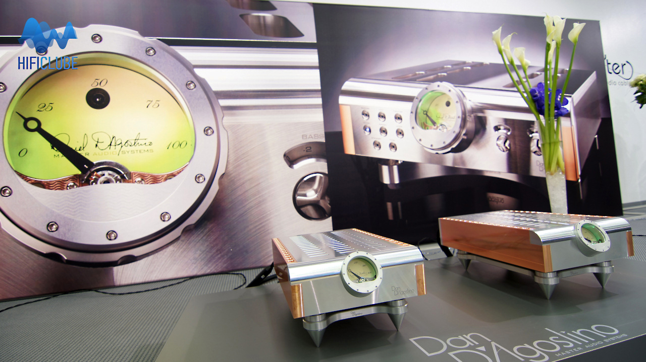 Dan D'Agostino Momentum Preamplifier no palco do Highend 2013 (ver artigos relacionados)