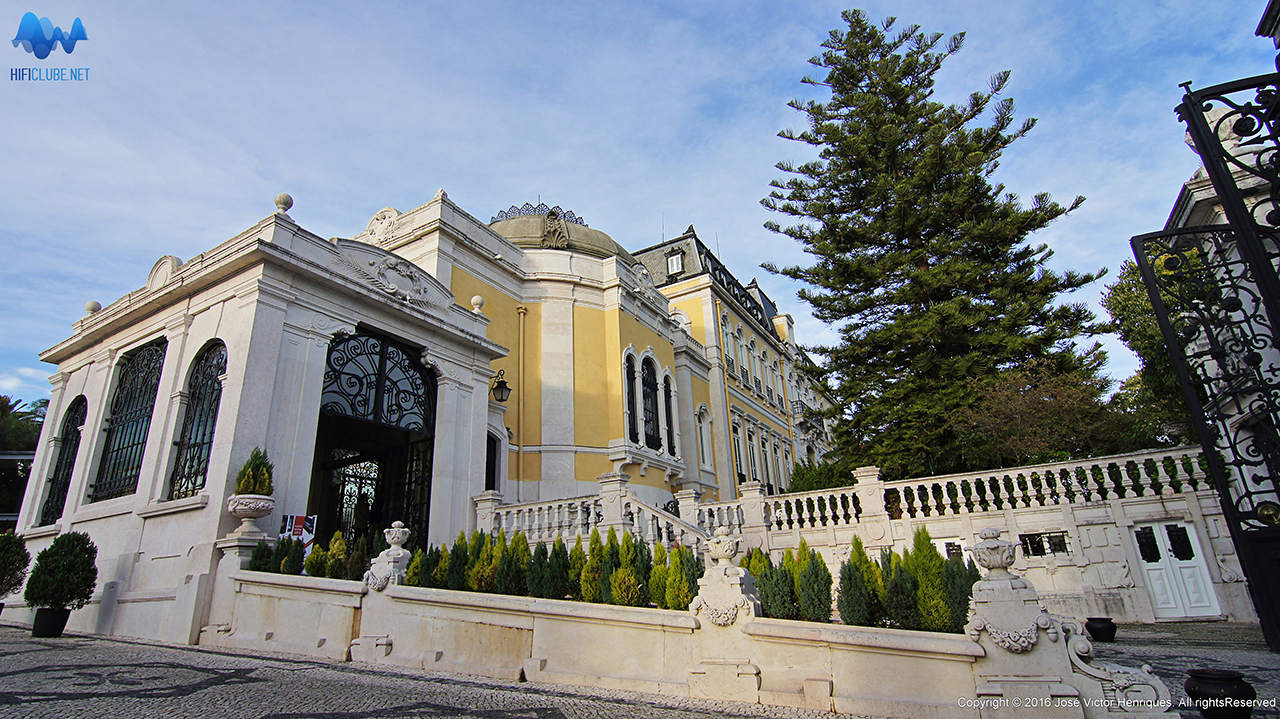 http://www.hificlube.net/media/241903/1-Pestana-Palace---outside-view.jpg