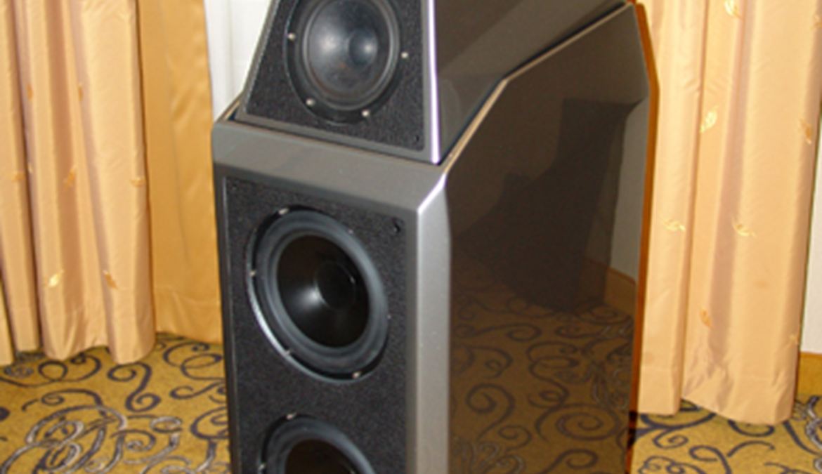 Wilson Audio Sasha:  World's First Review (includes Review Synopsis In English)