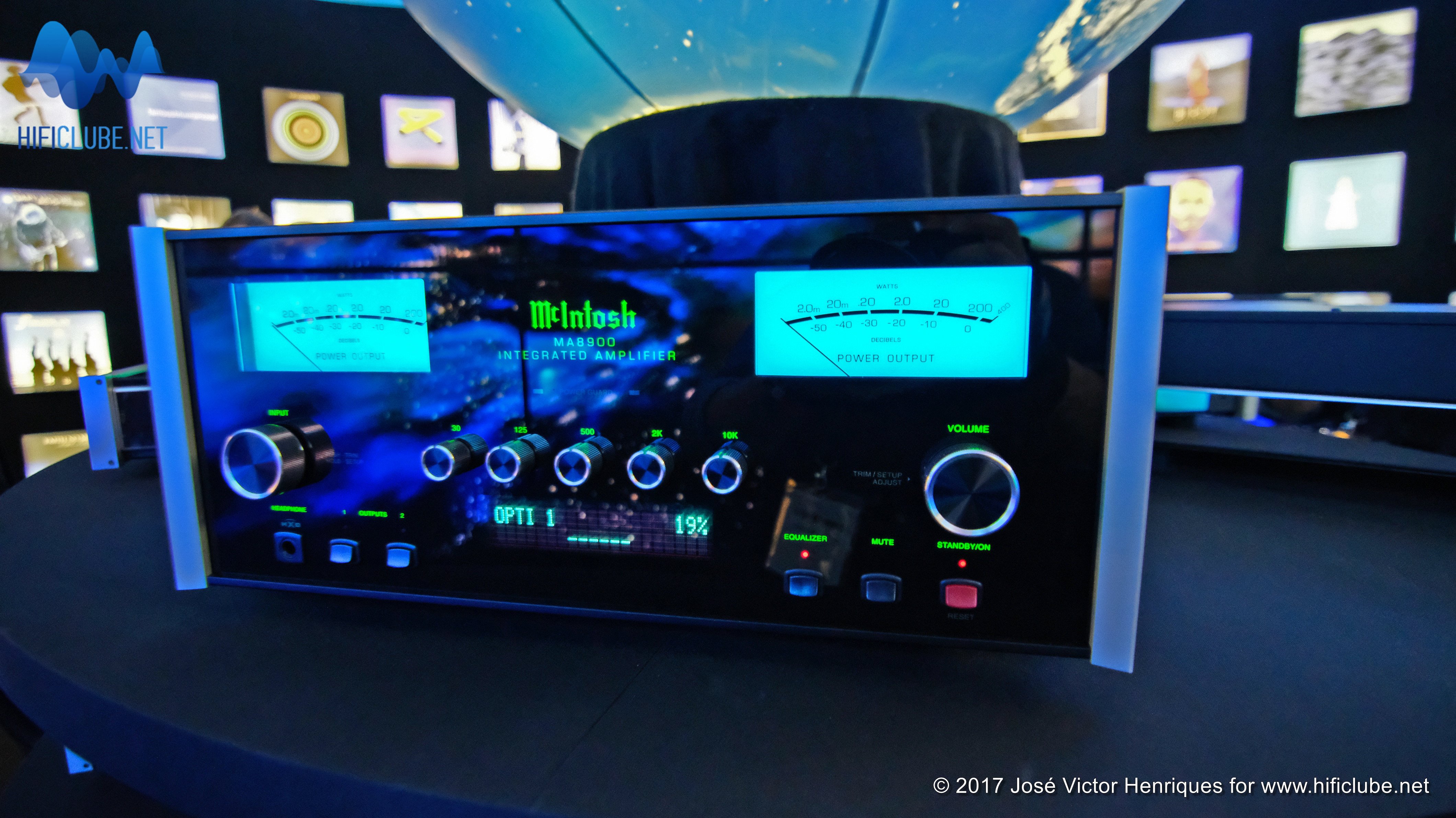 Highend2017 McIntosh MA8900.jpg