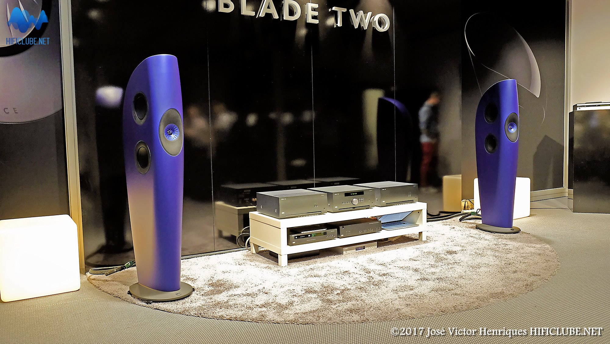 KEF Blade Two -HighEnd-2015.jpg